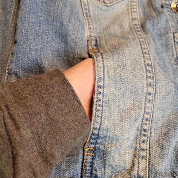 Lane Bryant Denim Trucker Jacket Size 18 Pockets Medium Light Wash Stretch Denim - Picture 3 of 10